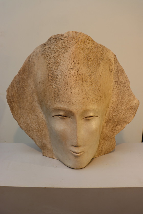 Image 1 of Serena sculptuur