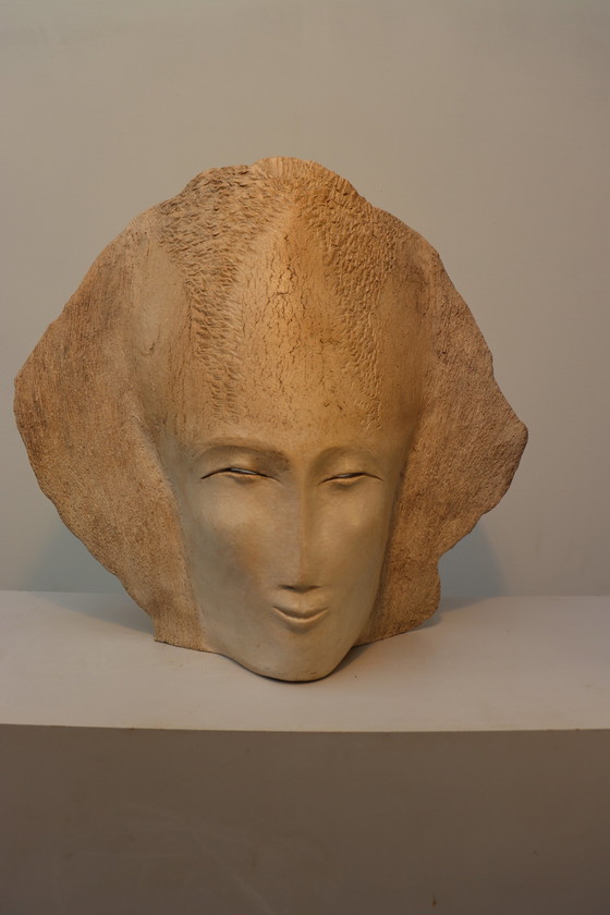 Image 1 of Serena sculptuur