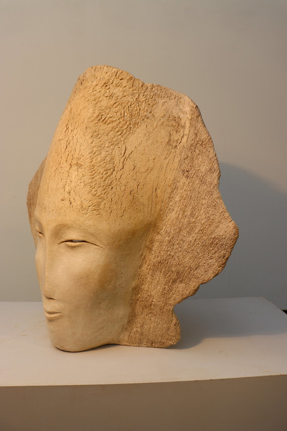 Image 1 of Serena sculptuur