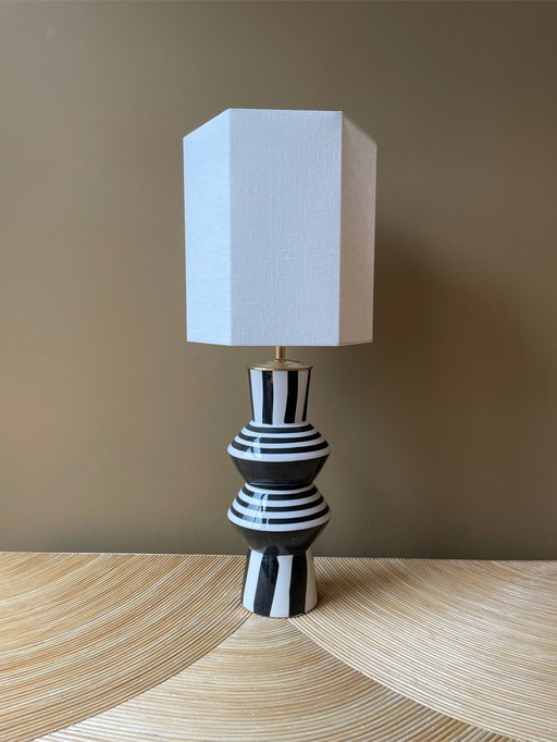 Black and white graphic lamp