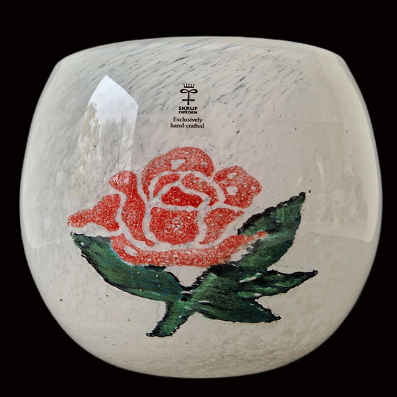 Image 1 of Ingegerd Råman (Skruf) - Bowl / Vaas met roos - Gesigneerd