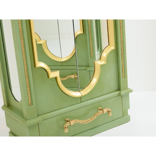 Paar vintage kasten in massief eikenhout gedecoreerd met celadon groene lak door André Arbus, 1930