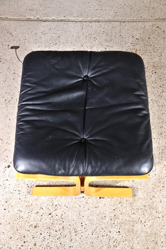 Image 1 of Ingmar Relling fauteuil en ottoman voor Ekornes 