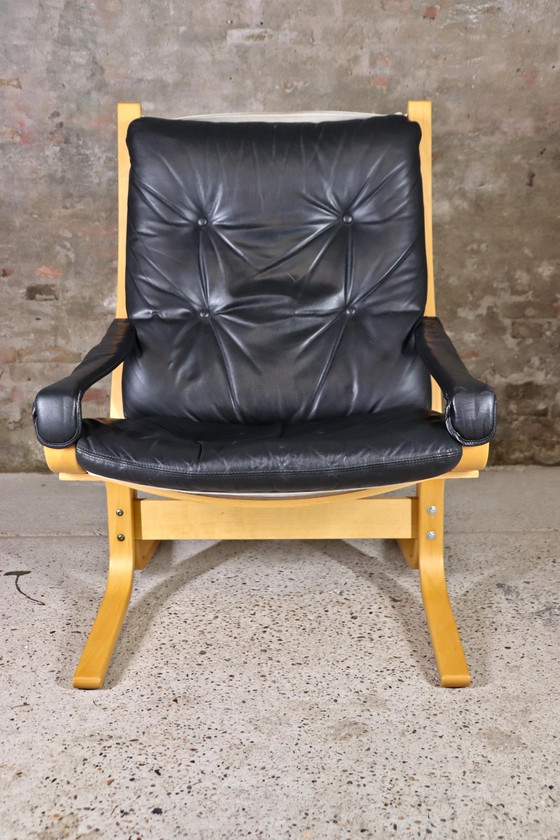 Image 1 of Ingmar Relling fauteuil en ottoman voor Ekornes 