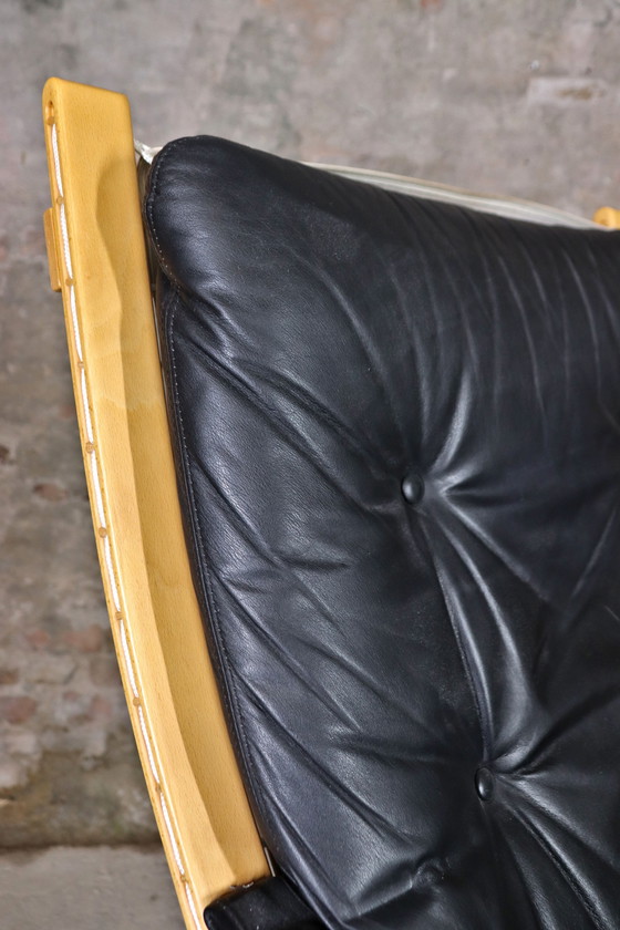 Image 1 of Ingmar Relling fauteuil en ottoman voor Ekornes 