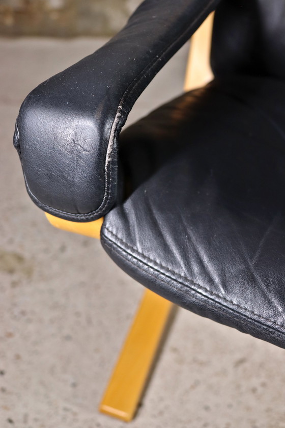 Image 1 of Ingmar Relling fauteuil en ottoman voor Ekornes 