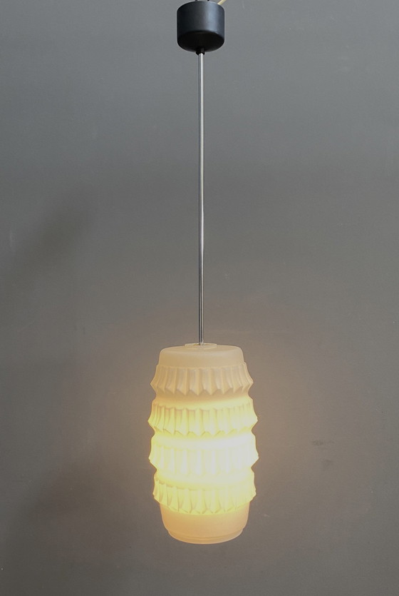 Image 1 of Witte Glazen Brutalis Hanglamp 1960S