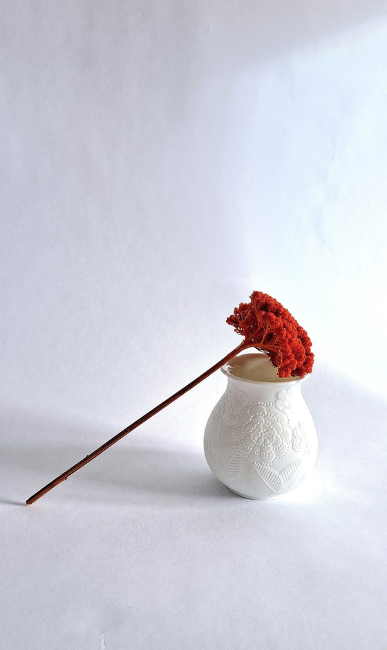 Image 1 of Vintage Ak Kaiser vaas van bisquit porselein met bloemenreliëf