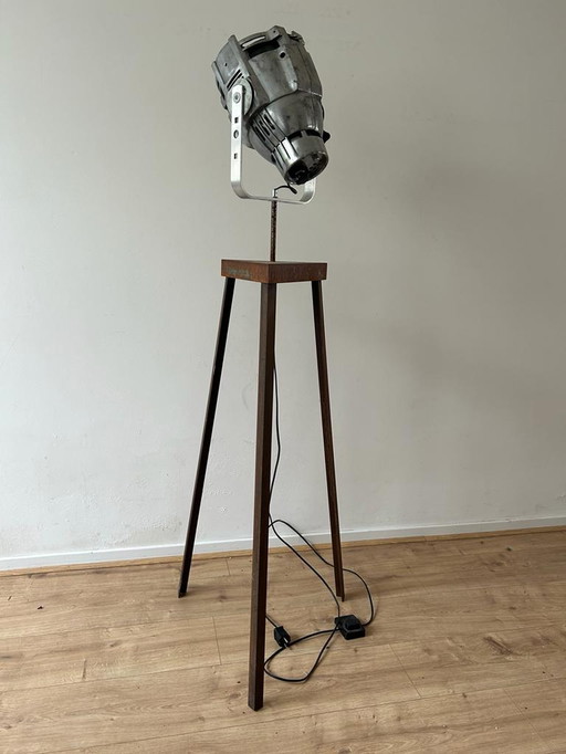 Custom made staande lamp met spot