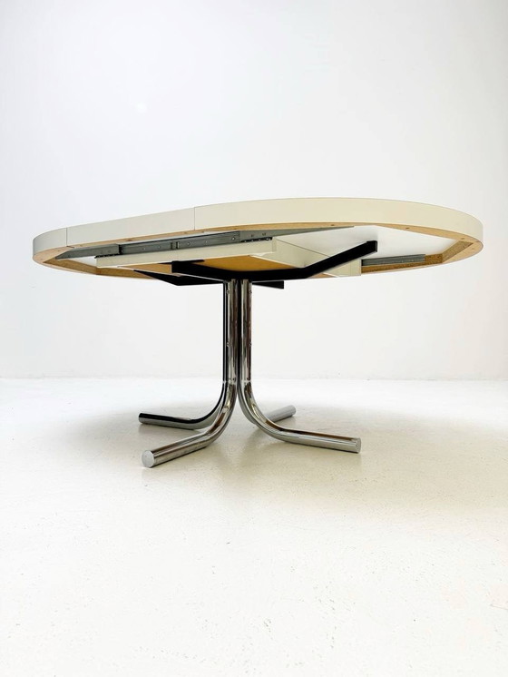 Image 1 of Victoria meubels: uitschuifbare tafel en 8 Iconische stoelen van chroom en leer, jaren 1960