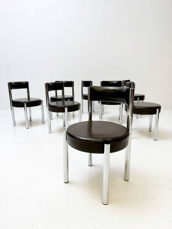 Image 1 of Victoria meubels: uitschuifbare tafel en 8 Iconische stoelen van chroom en leer, jaren 1960