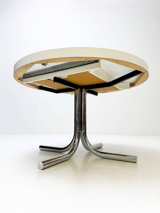 Image 1 of Victoria meubels: uitschuifbare tafel en 8 Iconische stoelen van chroom en leer, jaren 1960