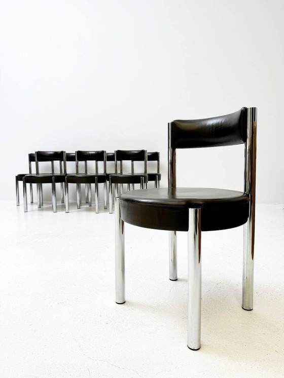 Image 1 of Victoria meubels: uitschuifbare tafel en 8 Iconische stoelen van chroom en leer, jaren 1960