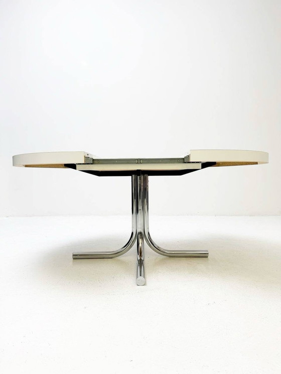 Image 1 of Victoria meubels: uitschuifbare tafel en 8 Iconische stoelen van chroom en leer, jaren 1960