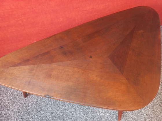 Image 1 of Vintage salontafel op drie poten