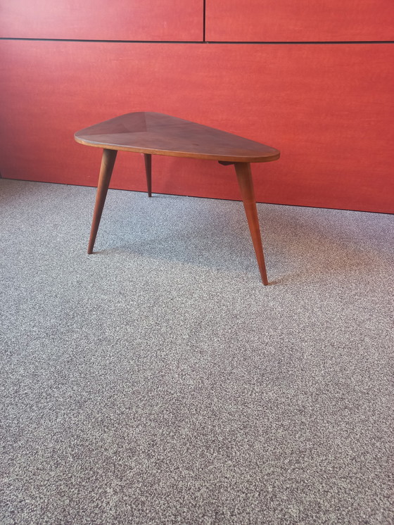 Image 1 of Vintage salontafel op drie poten