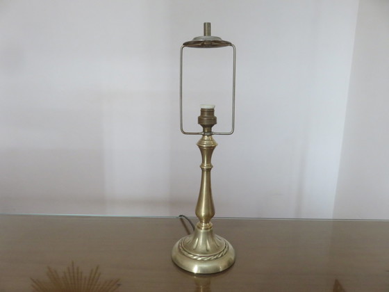 Image 1 of Victoriaanse Bronzen en Marmora Glazen Lamp