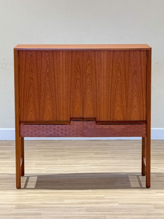 Image 1 of Dressoir of drankkast (McIntosh)