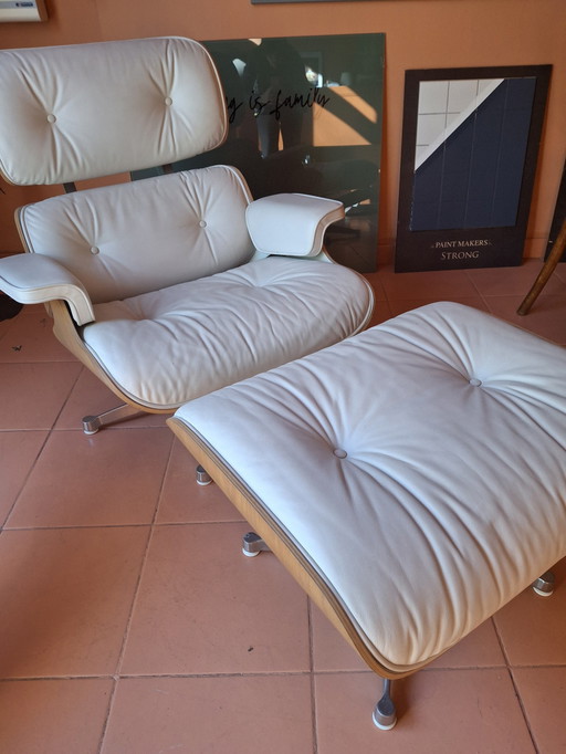 Loungestoel E Ottoman Vitra