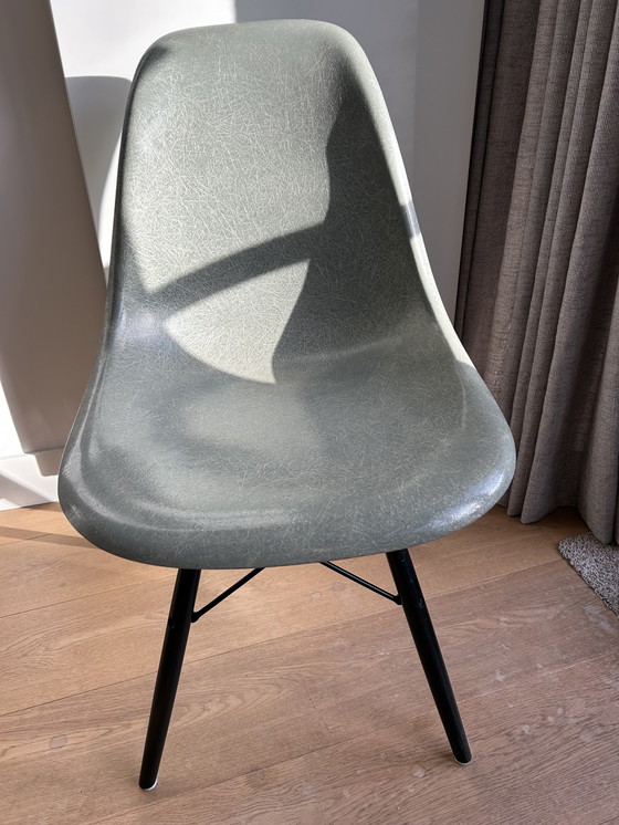 Image 1 of 8x Vintage Vitra Eames DSW Stoelen