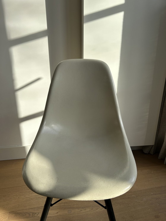 Image 1 of 8x Vintage Vitra Eames DSW Stoelen