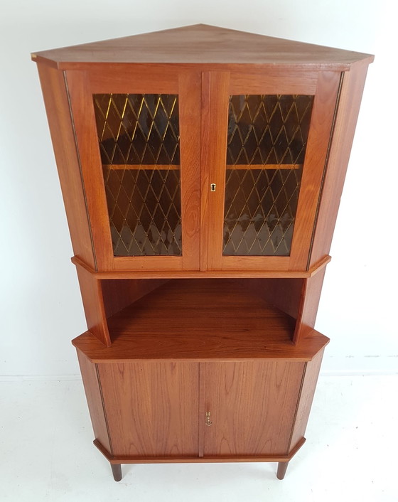 Image 1 of Vintage Deense hoekkast teak kast | corner cupboard