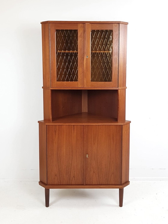 Image 1 of Vintage Deense hoekkast teak kast | corner cupboard