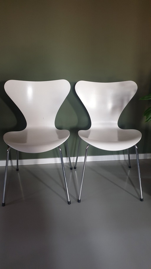 2X Fritz Hansen Vlinderstoelen