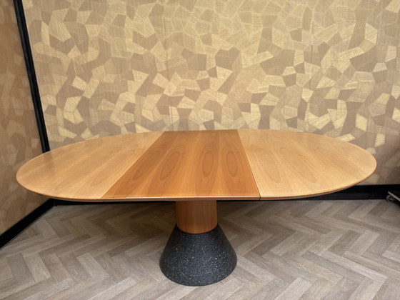 Image 1 of Arco balance tafel