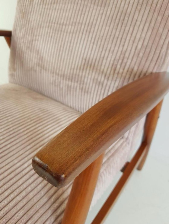 Image 1 of Vintage fauteuil roze | roze ribstof nieuw gestoffeerd teak