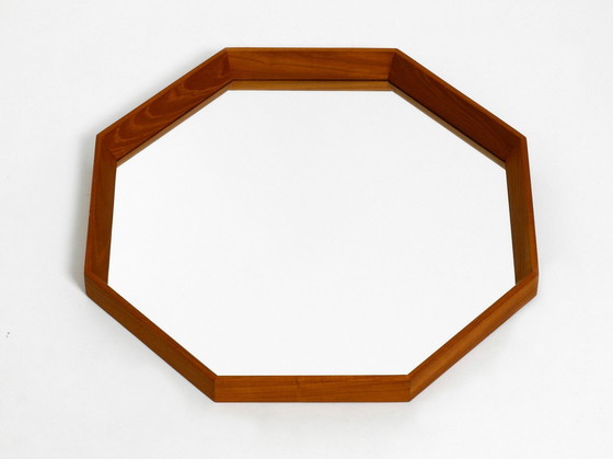 Image 1 of Zeer mooie Octagonale Teakhouten Wandspiegel uit 1960 | 45Cm | 17.7"