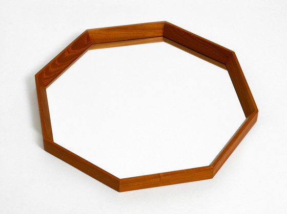 Image 1 of Zeer mooie Octagonale Teakhouten Wandspiegel uit 1960 | 45Cm | 17.7"