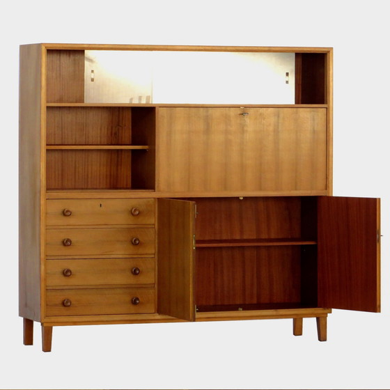 Image 1 of Vintage boekenkast met secretaire bureau klep in walnoot