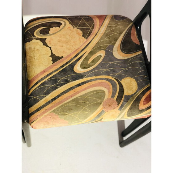 Image 1 of Set van 4 vintage stoelen van hout en stof, 1970