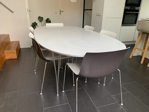 Fritz Hansen Superellipse eet/vergader tafel