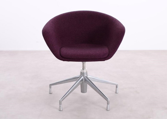 Image 1 of Arper Duna fauteuil paars