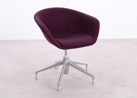 Image 1 of Arper Duna fauteuil paars