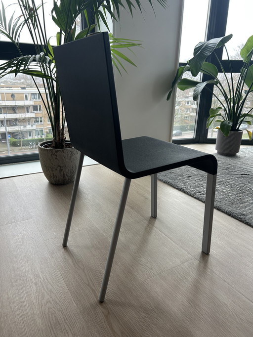 4X Vitra .03 Zwart stoel