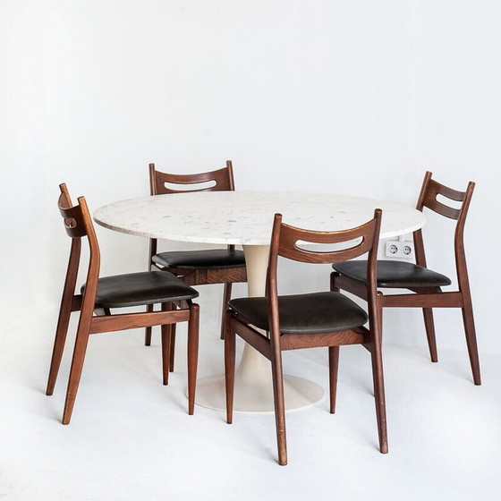 Image 1 of Vintage wit marmeren tafel met tulpvormige voet, Frankrijk 1960