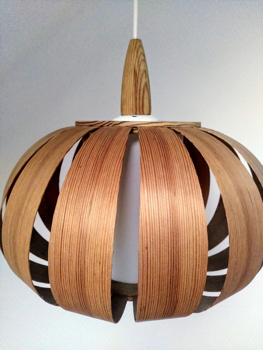 Scandinavische hanglamp, houtfineer. Circa 60