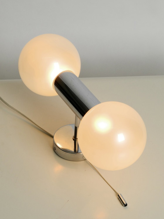 Image 1 of Originele Staf Motoko Ishii 1970s chromen wandlamp met parelachtige glinsterende witte glazen bollen