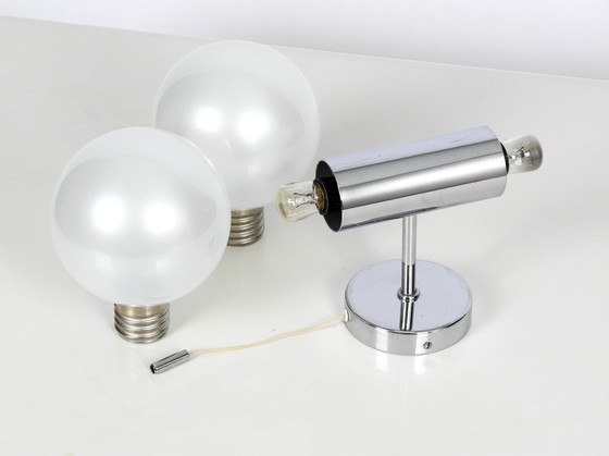 Image 1 of Originele Staf Motoko Ishii 1970s chromen wandlamp met parelachtige glinsterende witte glazen bollen