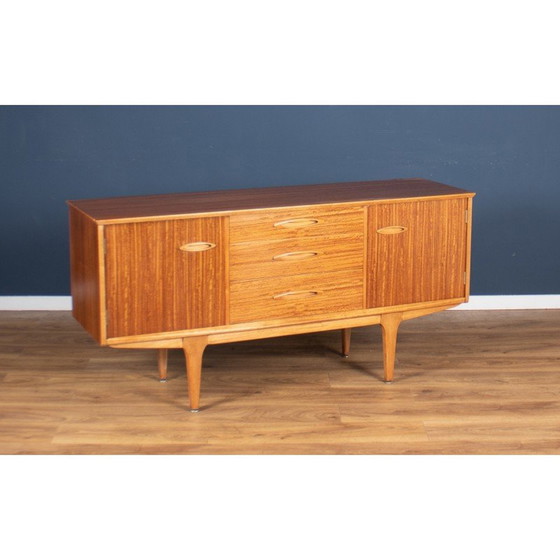 Image 1 of Vintage walnoten dressoir van Jentique, jaren 1960