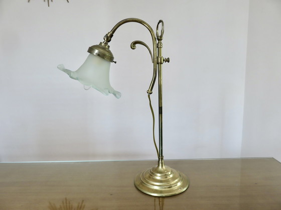 Image 1 of Art Nouveau Bronzen en Matglazen Lamp, Frankrijk, 1970