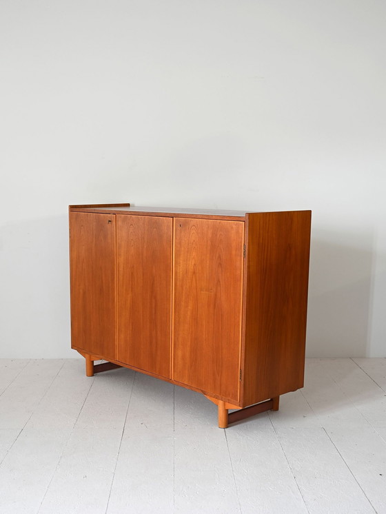 Image 1 of Scandinavische teakhouten buffetkast uit 1960S, Mid Century Modern Dressoir Met Afsluitbare Deuren