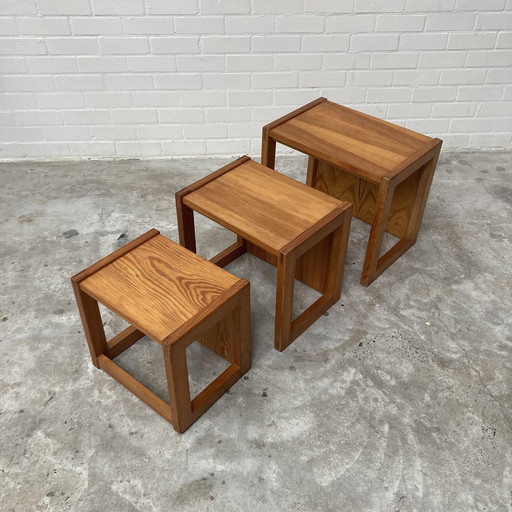 Vintage Nesting Tables Bijzettafels