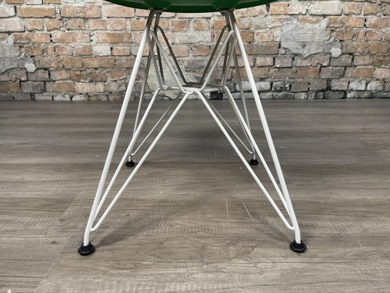 Image 1 of Vitra Eames Plastic Side Chair Dsw Groen