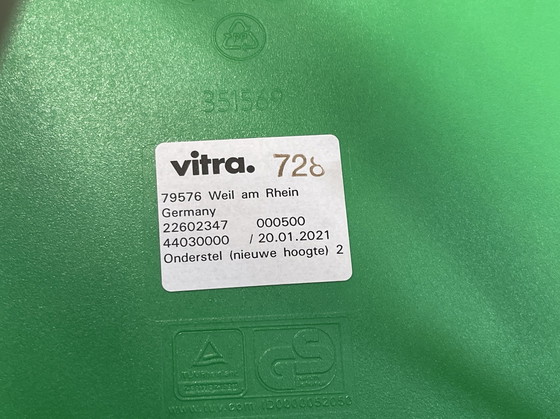 Image 1 of Vitra Eames Plastic Side Chair Dsw Groen