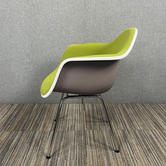 Image 1 of Vitra Eames Plastic Fauteuil Dax Stoel