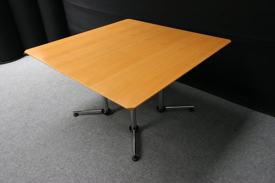 Image 1 of Vergadert / eettafel USM Haller Kitos